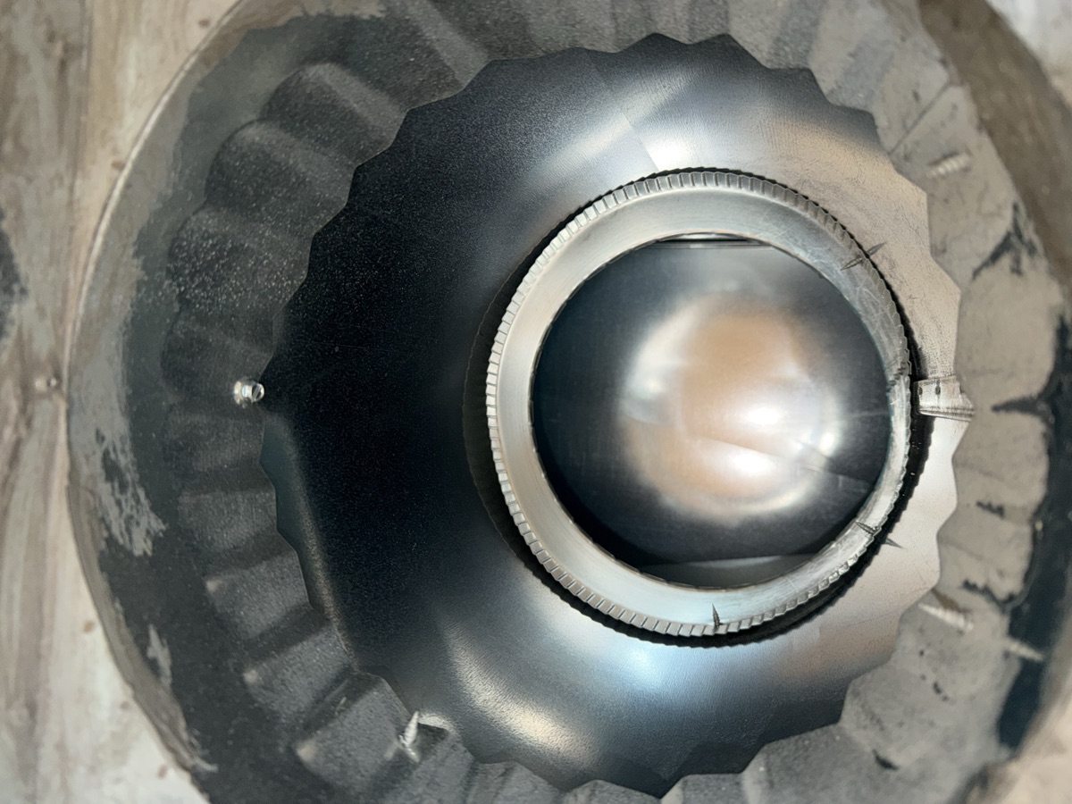 Clean plenum with black damper